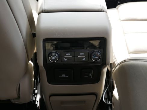 Used 2017 GMC Acadia Denali w/ Technology Package AWD/4WD image 10