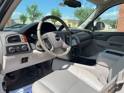 Used 2013 GMC Sierra 2500 SLT w/ Entertainment Package image 11