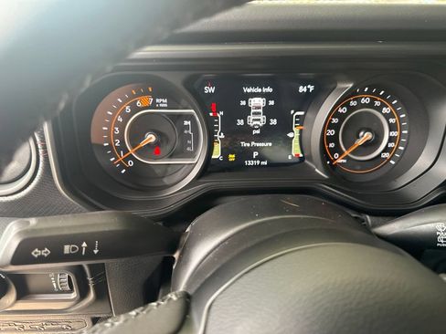 Used 2026 Jeep Wrangler Unlimited Rubicon AWD/4WD image 10