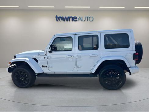 Used 2021 Jeep Wrangler Unlimited Sahara AWD/4WD image 3