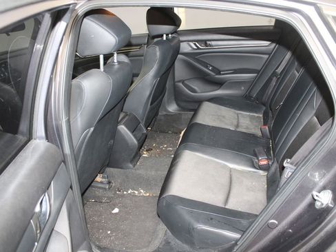 Used 2018 Honda Accord Sport image 17