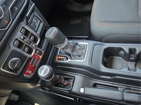 Used 2023 Jeep Gladiator Mojave image 23