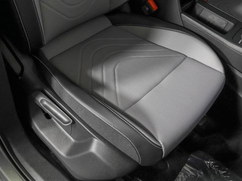 Used 2026 Volkswagen Tiguan SE R-Line AWD/4WD image 46