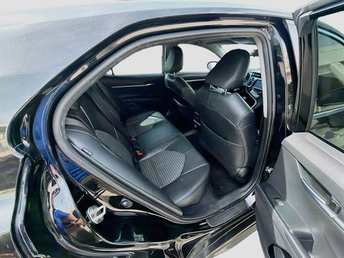 Used 2019 Toyota Camry SE FWD image 25
