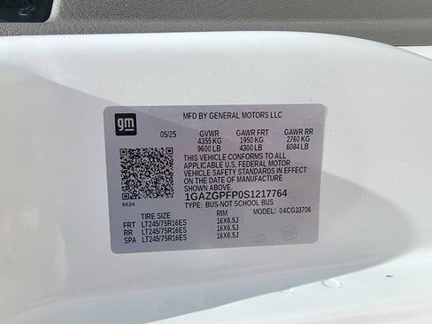 Used 2025 Chevrolet Express 3500 LT w/ LT Preferred Equipment Group RWD image 37