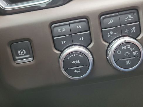 Used 2022 GMC Sierra 1500 Denali w/ Denali Reserve Package image 11