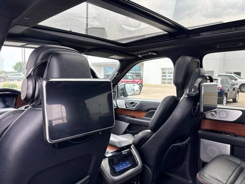 Used 2023 Lincoln Navigator L Black Label AWD/4WD image 18