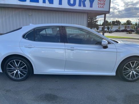 Used 2024 Toyota Camry XLE w/ Cold Weather Package image 15