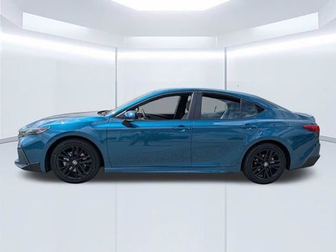 Used 2026 Toyota Camry SE FWD image 7