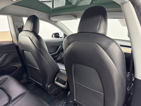 Used 2021 Tesla Model 3 Standard Range Plus image 36