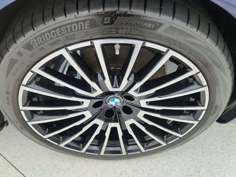 Used 2025 BMW i7 eDrive50 w/ Executive Package image 58