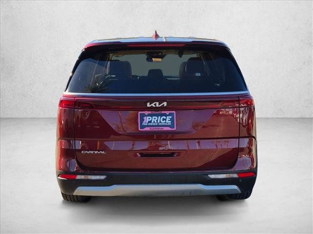 Used 2024 Kia Carnival LX FWD image 7