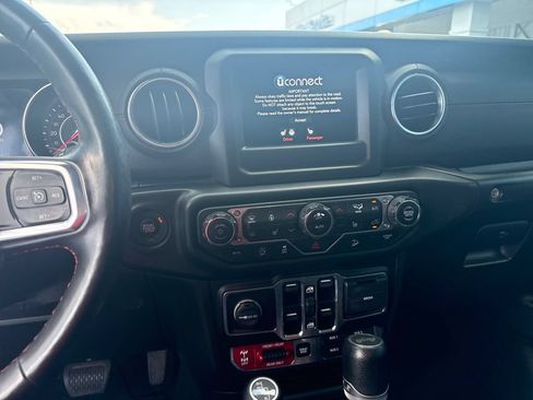 Used 2020 Jeep Wrangler Unlimited Rubicon w/ Quick Order Package 28Y Recon AWD/4WD image 32