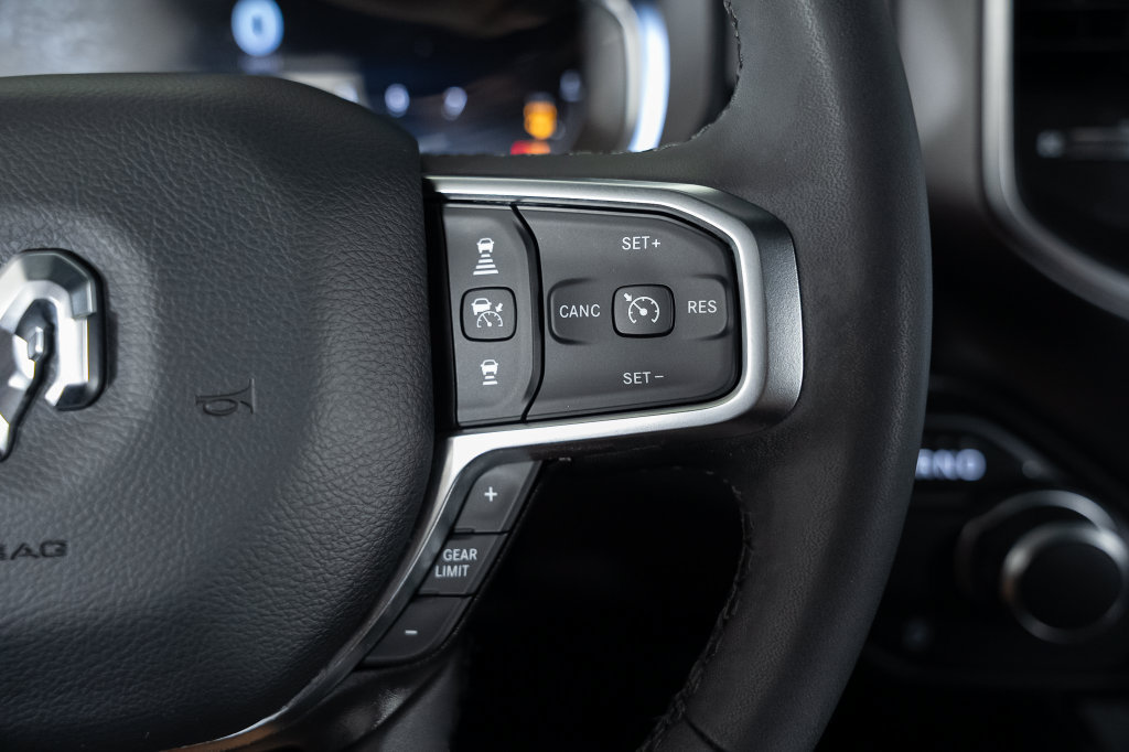 Used 2025 RAM 1500 Big Horn RWD image 32