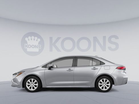 Used 2024 Toyota Corolla LE image 2