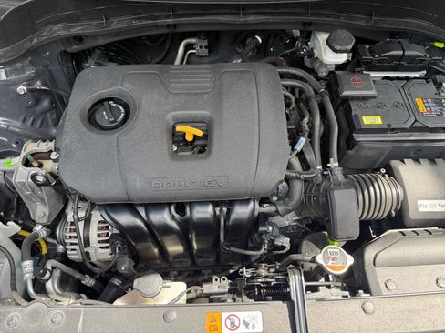 Used 2025 Kia Soul LX w/ LX Technology Package FWD image 29