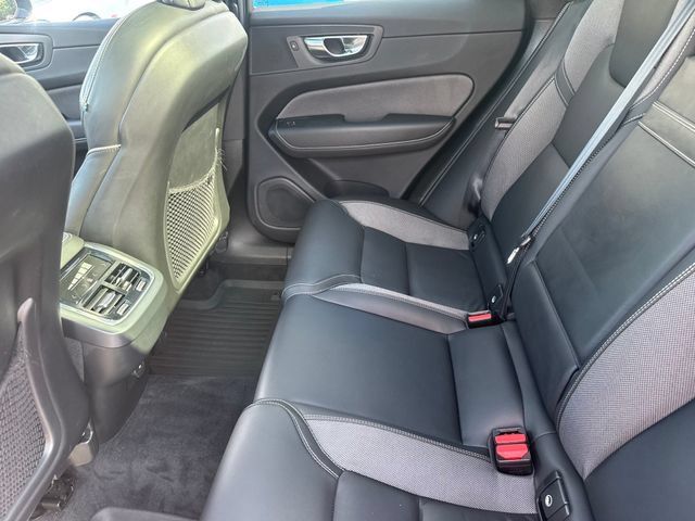 Used 2021 Volvo XC60 T5 R-Design w/ Protection Package Premier FWD image 26