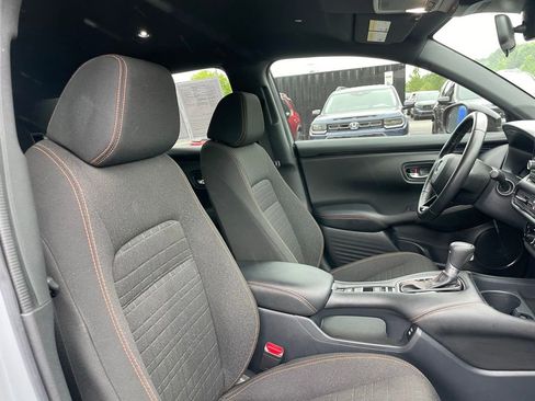 Certified 2025 Honda HR-V Sport image 31
