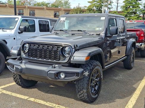 New 2025 Jeep Gladiator Sport image 3