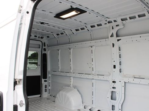 Used 2024 RAM ProMaster 3500 w/ Quick Order Package 22G SLT FWD image 13