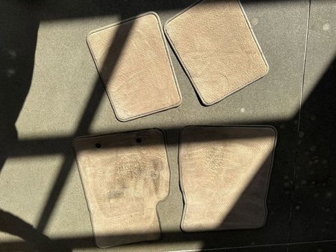 Used 2011 Buick Lucerne CXL image 95