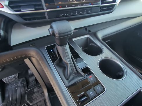 Used 2025 Toyota Sienna LE image 21