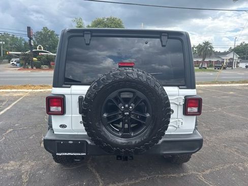Used 2018 Jeep Wrangler Unlimited Sport S AWD/4WD image 4