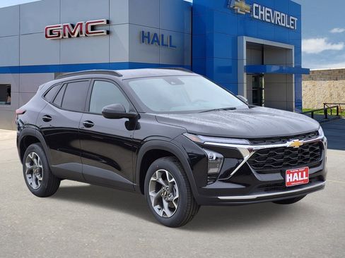 New 2026 Chevrolet Trax LT w/ Driver Confidence Package FWD image 1