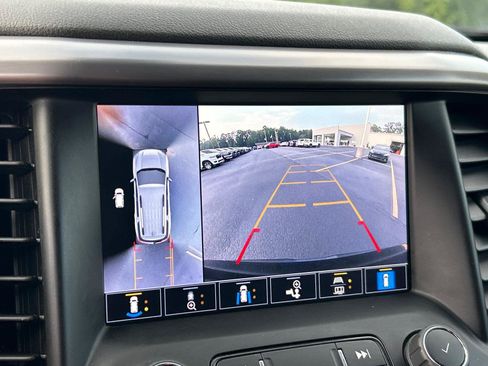 Used 2022 GMC Acadia AT4 w/ Technology Package AWD/4WD image 24