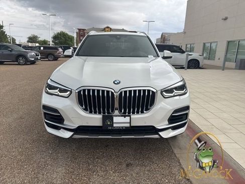 Used 2022 BMW X5 sDrive40i w/ Premium Package RWD image 2