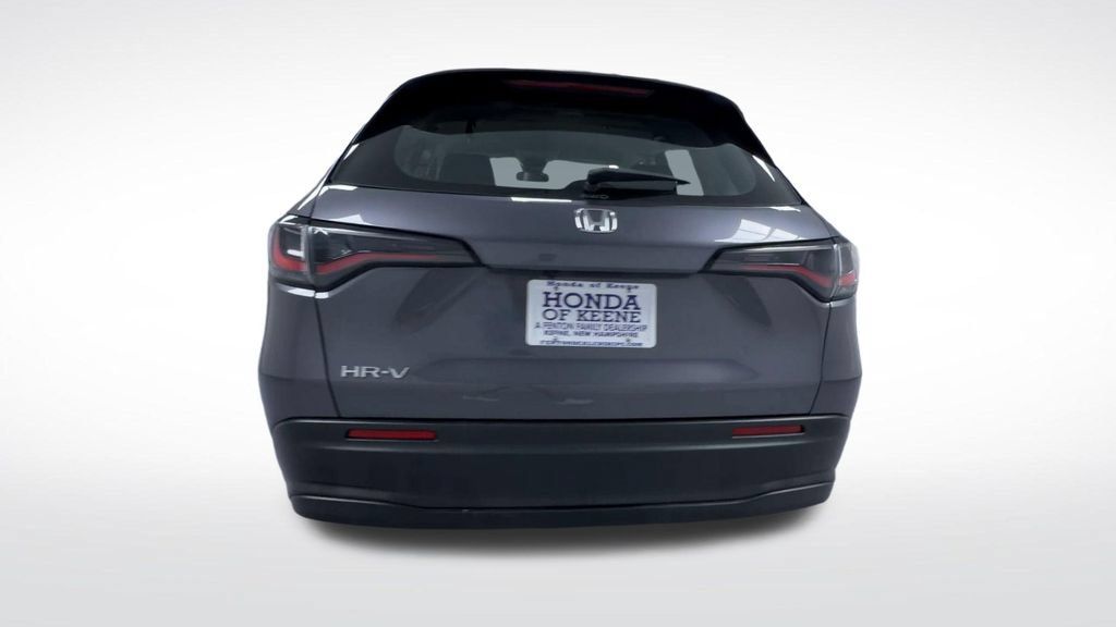 Used 2023 Honda HR-V LX image 7
