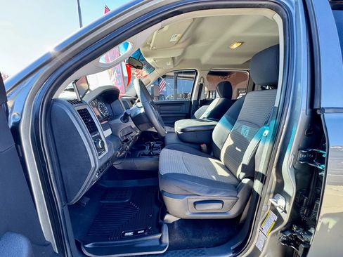 Used 2012 RAM 3500 ST w/ Chrome Appearance Group image 10