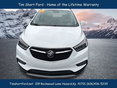 Used 2019 Buick Encore Essence image 2