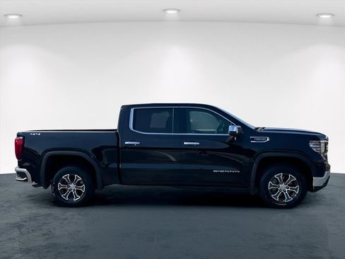 Used 2024 GMC Sierra 1500 SLT image 7