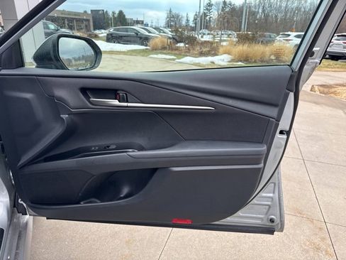 Used 2025 Toyota Camry LE image 33