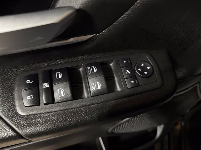 Used 2023 RAM 1500 Big Horn AWD/4WD image 3