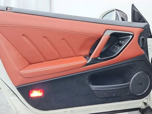 Used 2017 Nissan GT-R Premium w/ Premium Interior Package image 24