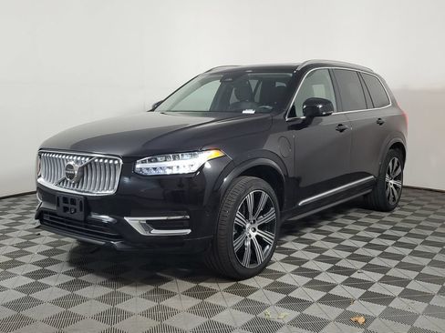 Certified 2025 Volvo XC90 T8 Ultra w/ Protection Package Premier AWD/4WD image 3