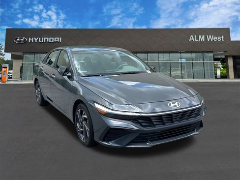 New 2025 Hyundai Elantra Sport image 3