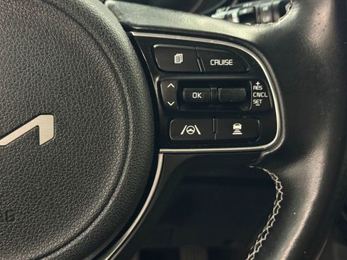 Used 2022 Kia Niro EX w/ Cold Weather Package image 29