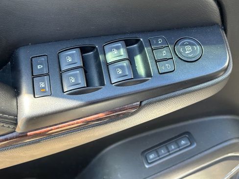 Used 2018 GMC Yukon SLT image 5