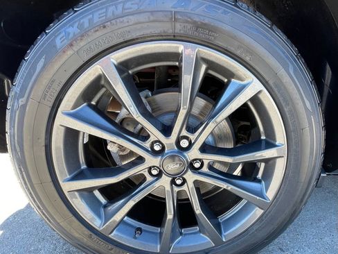 Used 2018 Ford Explorer XLT w/ Equipment Group 202A image 17