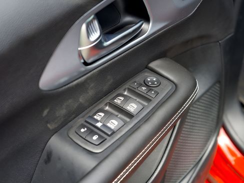 New 2026 Chrysler Pacifica Limited FWD image 19