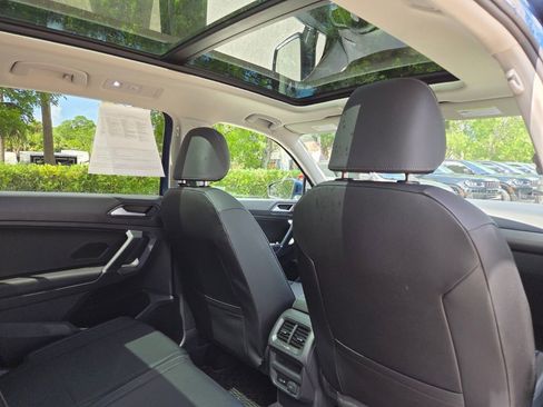 Used 2020 Volkswagen Tiguan SE w/ Panoramic Sunroof Package FWD image 12