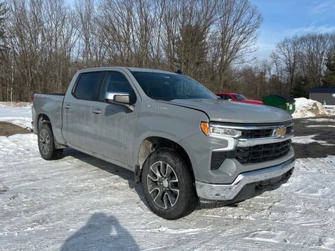 Used 2024 Chevrolet Silverado 1500 LT image 4