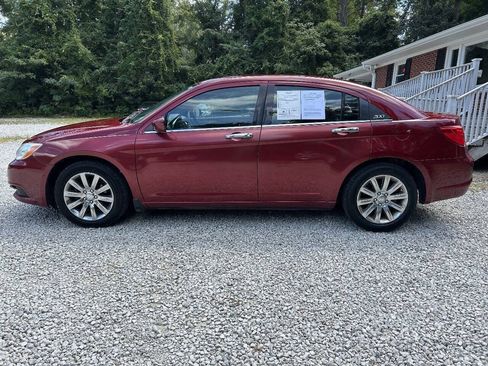 Used 2013 Chrysler 200 Touring FWD image 2