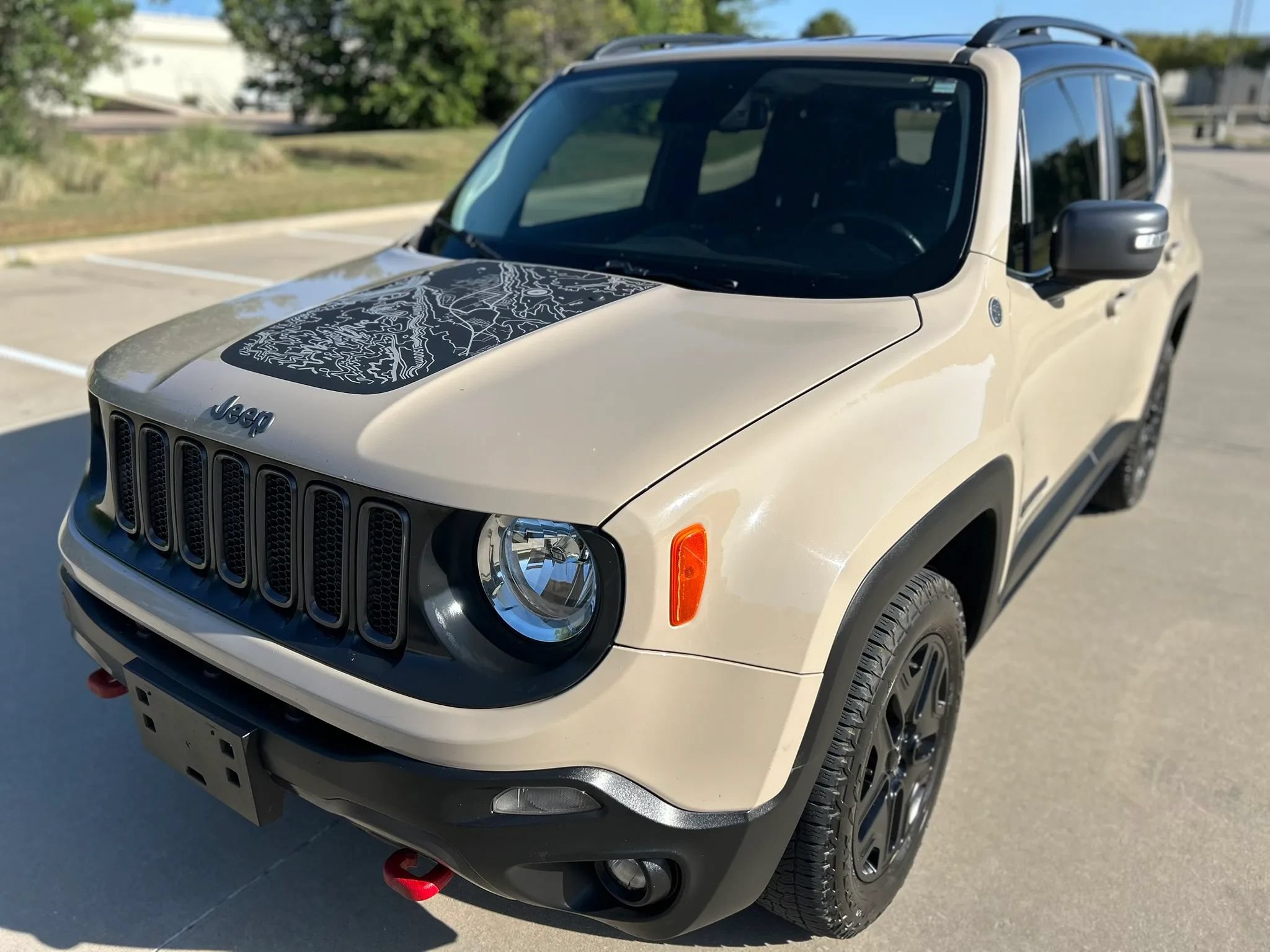 Used 2017 Jeep Renegade Trailhawk AWD/4WD image 2