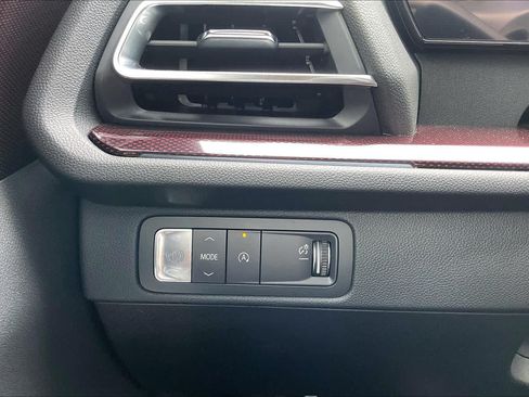 Used 2026 Chevrolet Traverse RS FWD image 33