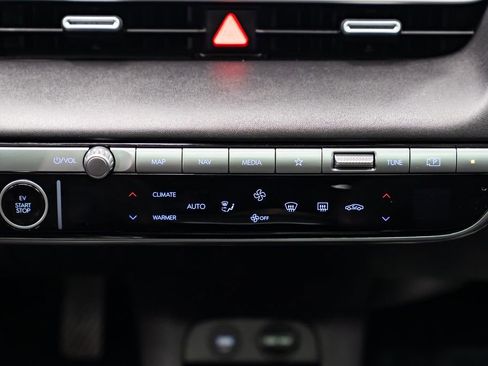 Used 2024 Hyundai Ioniq 5 Limited image 13