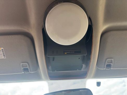 Used 2011 Chevrolet Tahoe 2WD image 20